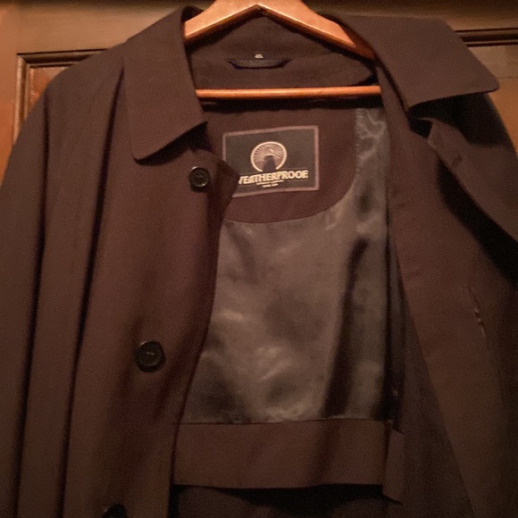 Like New Black trench coat Weatherproof removable lining 42L tons of pockets - Picture 4 of 15